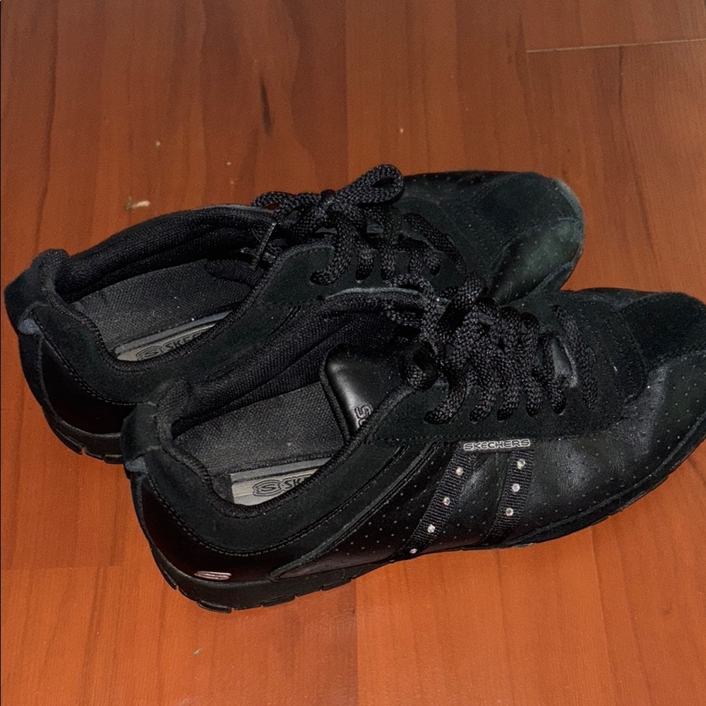 Skechers Black Athletic Shoes Modern Design